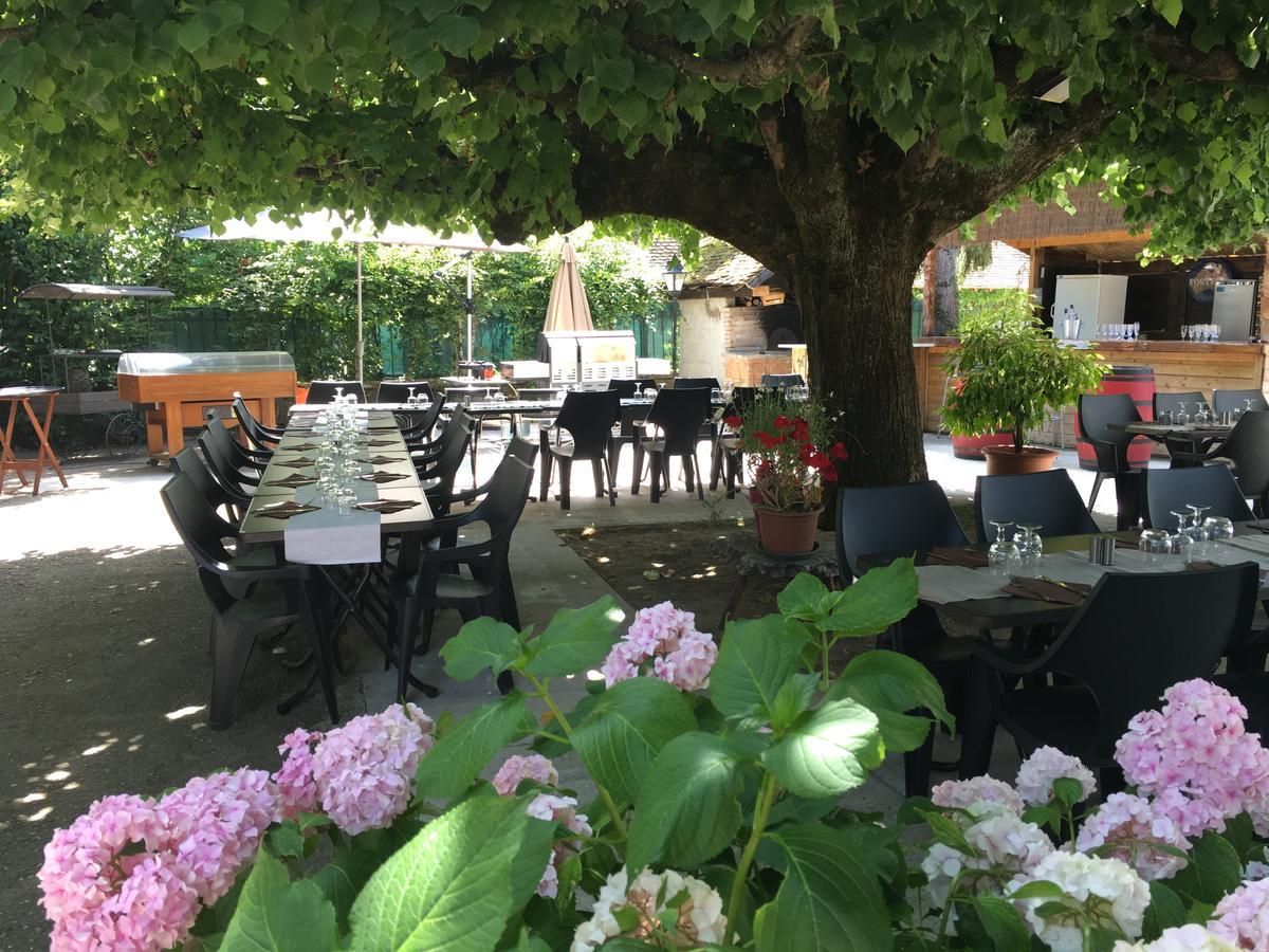 Le Relais Des Vieilles Postes Hotel Les Avenières Exterior foto