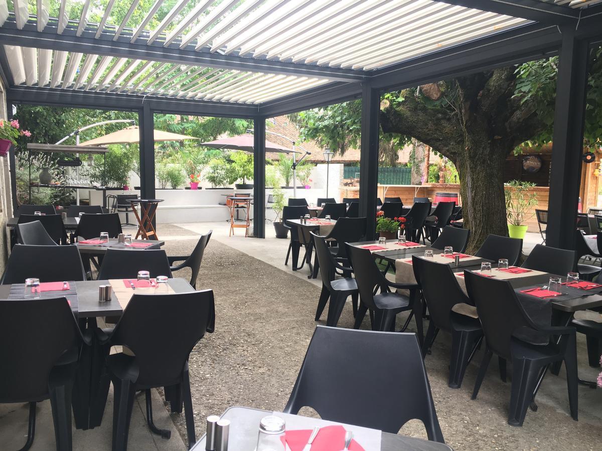 Le Relais Des Vieilles Postes Hotel Les Avenières Exterior foto