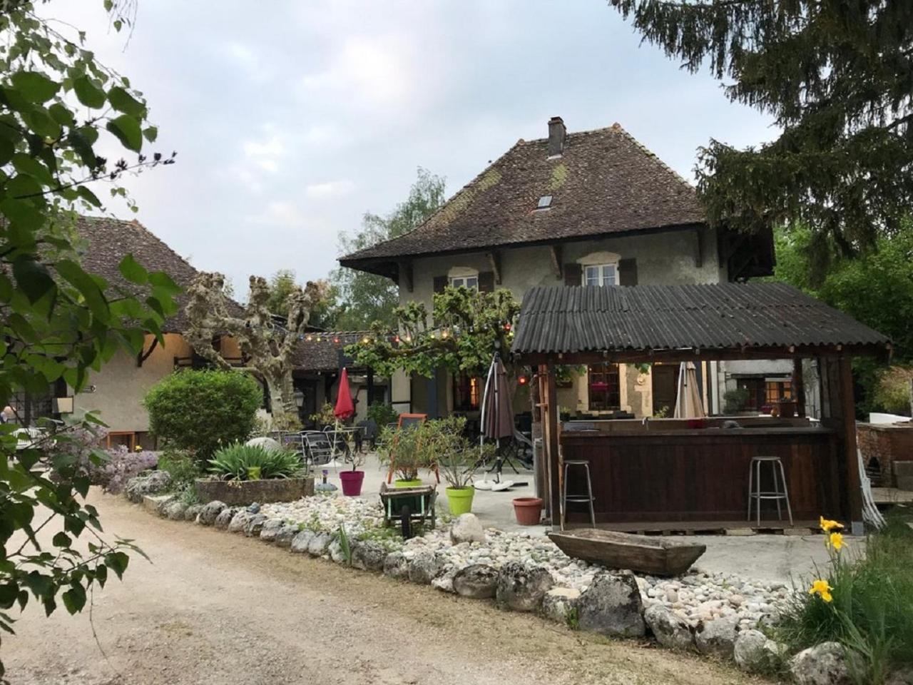 Le Relais Des Vieilles Postes Hotel Les Avenières Exterior foto