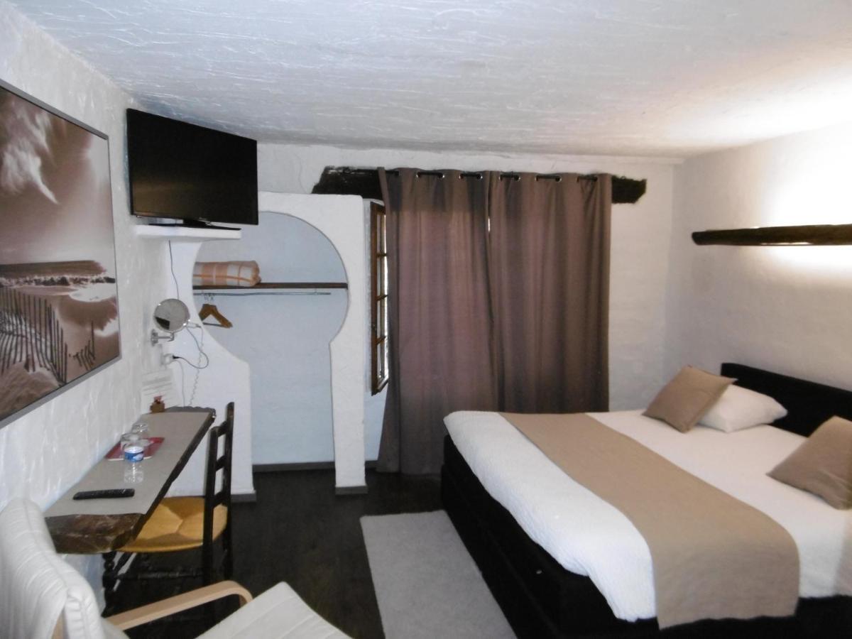 Le Relais Des Vieilles Postes Hotel Les Avenières Exterior foto